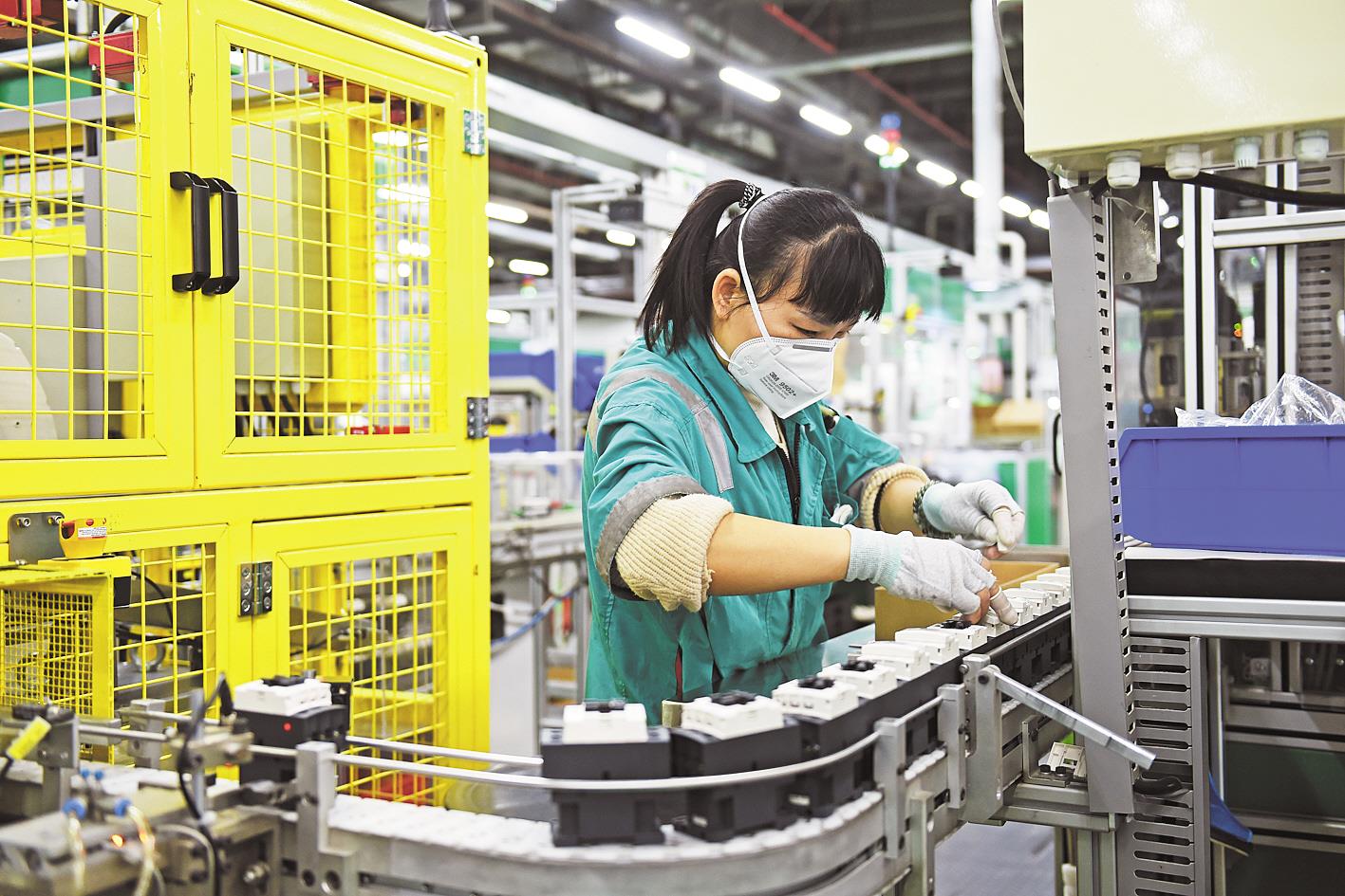 施耐德武漢工廠擬招四百員工