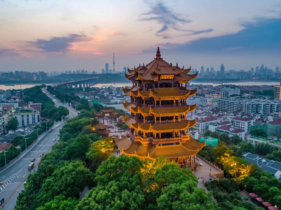 @世界游客，武漢歲月靜好風景優(yōu)美，是因為他們在守護